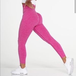 NVGTN SCRUNCH LEGGINGS